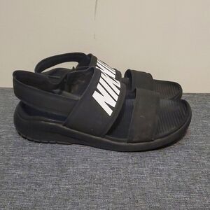 NIKE SANDALS